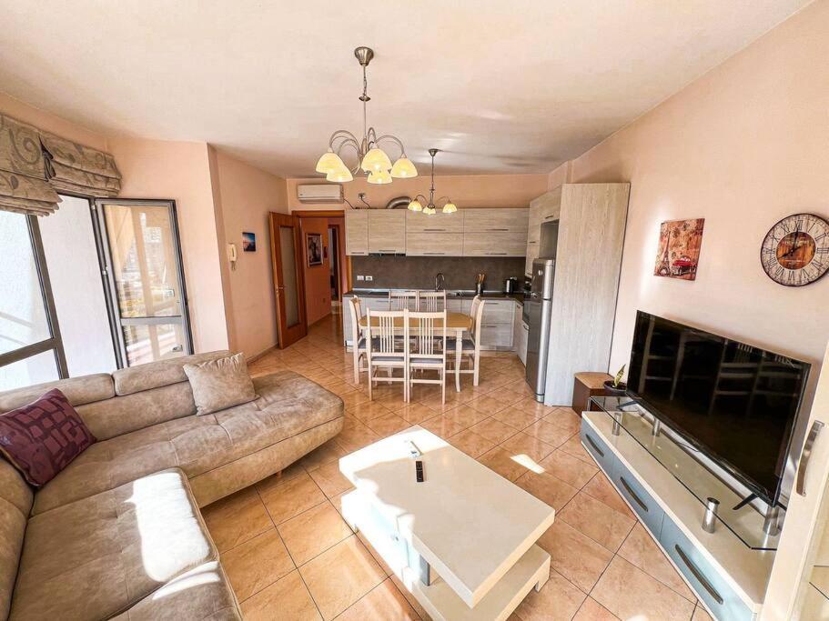 Appartement Highrise View 2-br Tirana